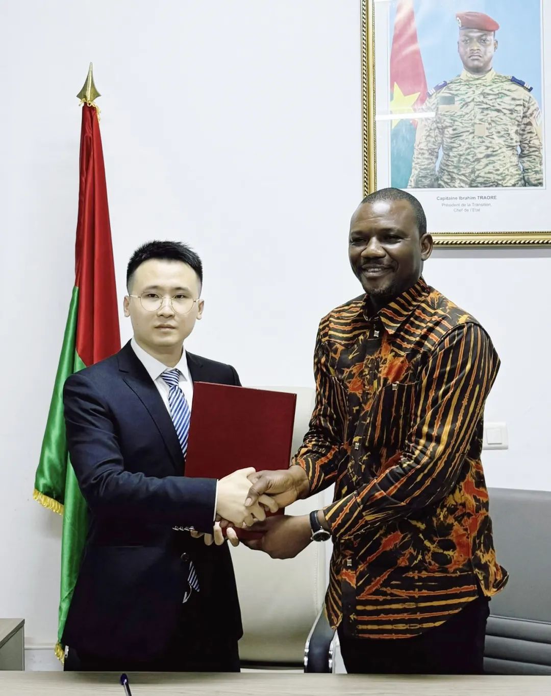 1727147068412976.jpg 1727147068412976.jpg